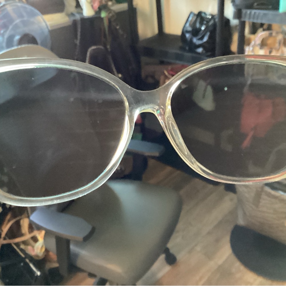 Michael Kors sunglasses with mirrored lenses in great condition with hard case - Picture 3 of 4